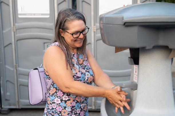 Best Luxury portable toilet rental  in Arbury Hls, IL